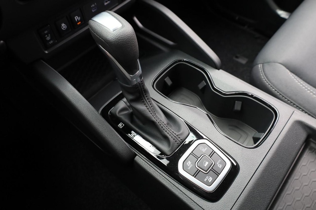 Nissan Frontier Vehicle Image 15