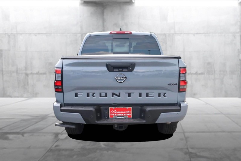 Nissan Frontier Vehicle Image 06