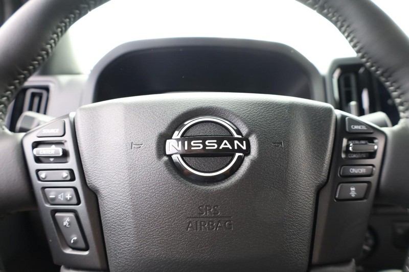 Nissan Frontier Vehicle Image 09