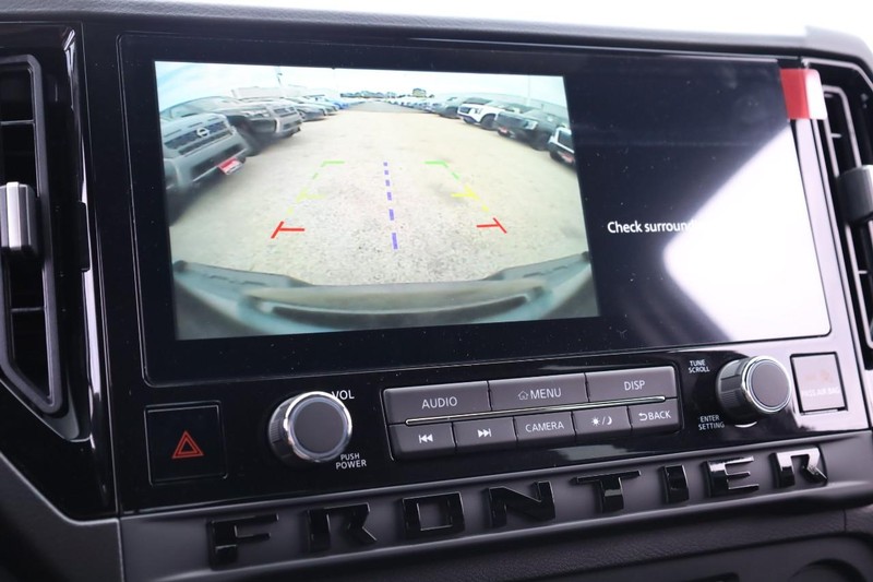 Nissan Frontier Vehicle Image 12