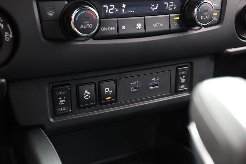 Nissan Frontier Vehicle Image 14