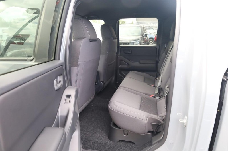 Nissan Frontier Vehicle Image 20