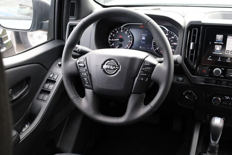 Nissan Frontier Vehicle Image 23