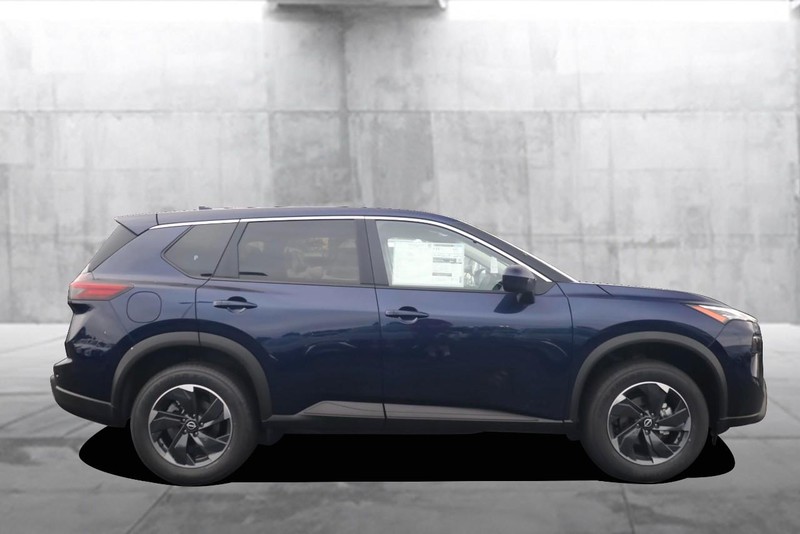 Nissan Rogue Vehicle Full-screen Gallery Image 5