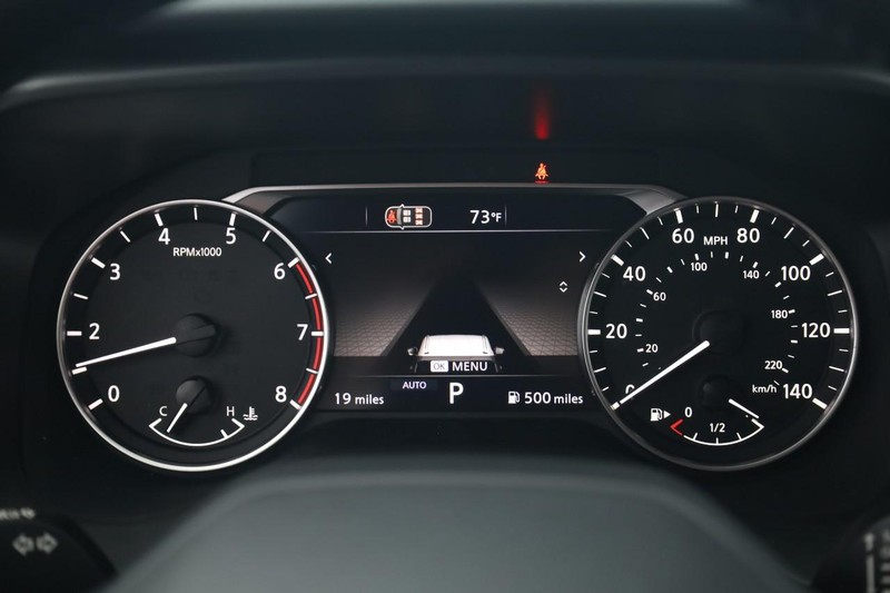 Nissan Rogue Vehicle Full-screen Gallery Image 10