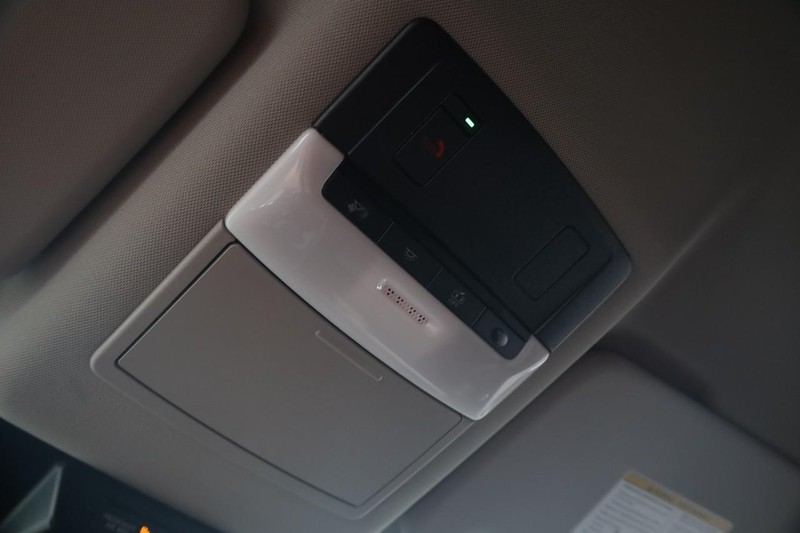 Nissan Rogue Vehicle Full-screen Gallery Image 16