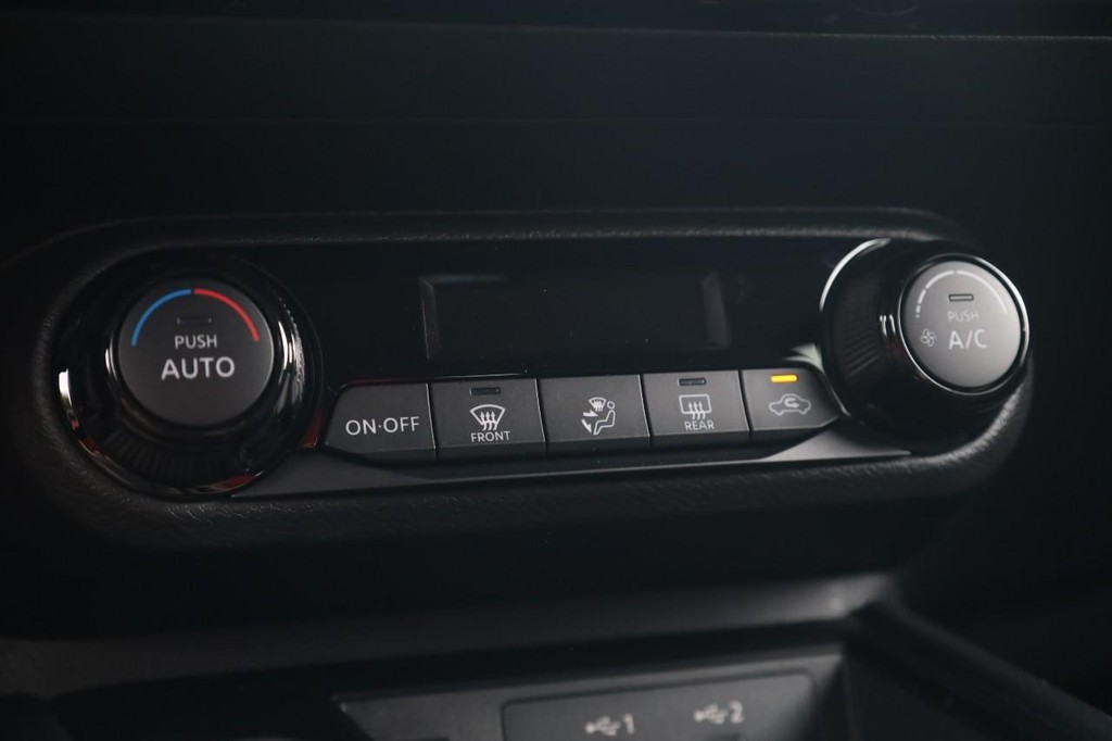 Nissan Kicks Vehicle Image 14