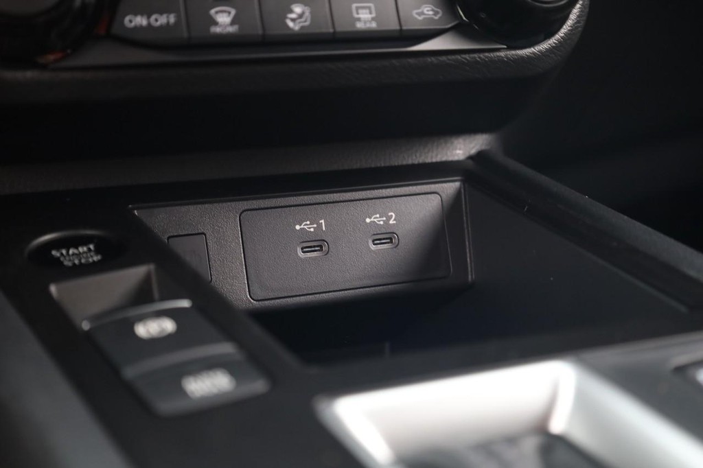 Nissan Kicks Vehicle Image 15