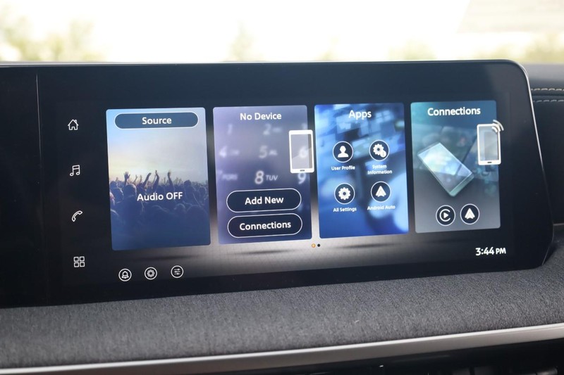 Nissan Kicks Vehicle Image 11