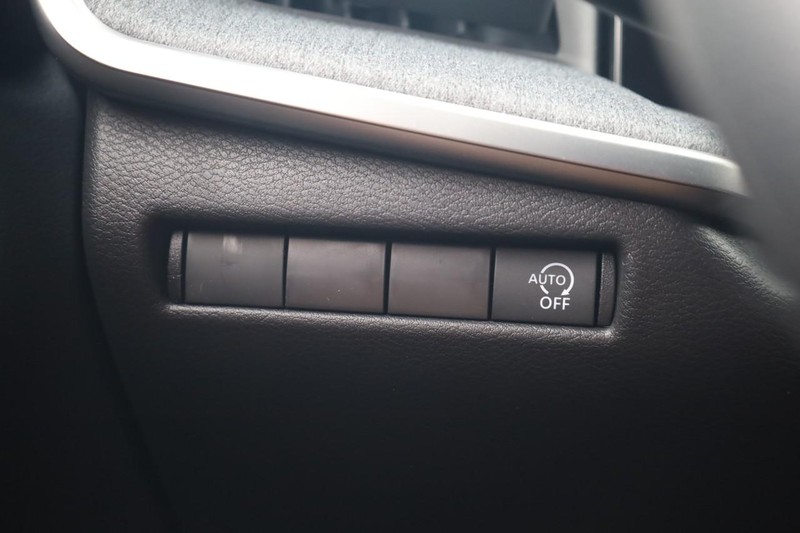 Nissan Kicks Vehicle Image 19