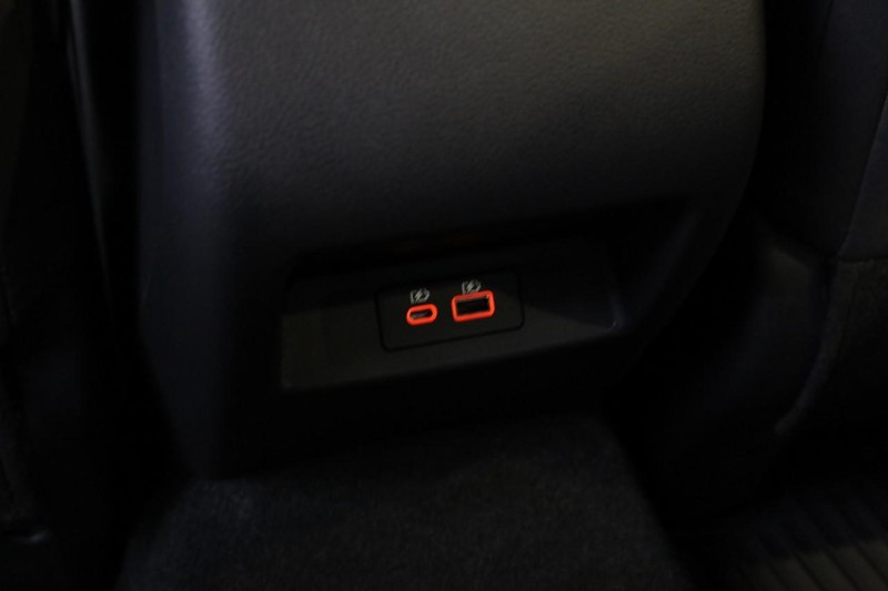 Nissan Altima Vehicle Full-screen Gallery Image 20