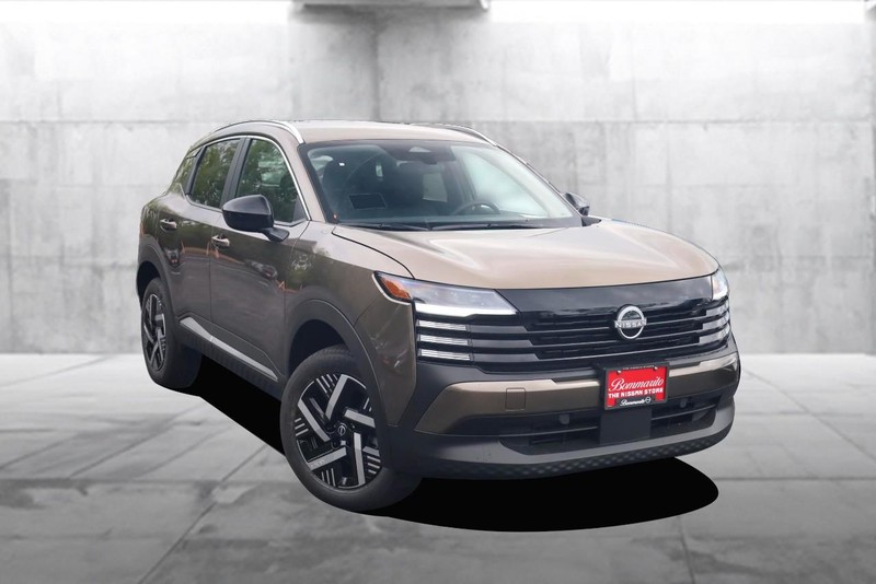 Nissan Kicks Vehicle Full-screen Gallery Image 2