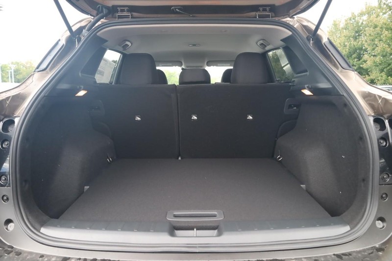 Nissan Kicks Vehicle Full-screen Gallery Image 7