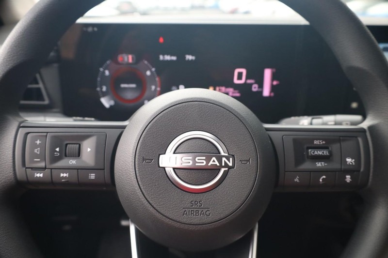 Nissan Kicks Vehicle Full-screen Gallery Image 9