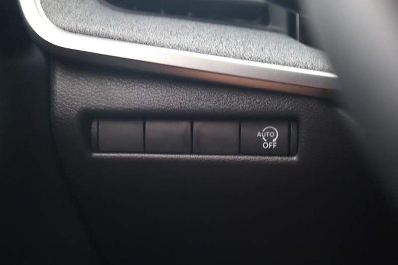 Nissan Kicks Vehicle Full-screen Gallery Image 19