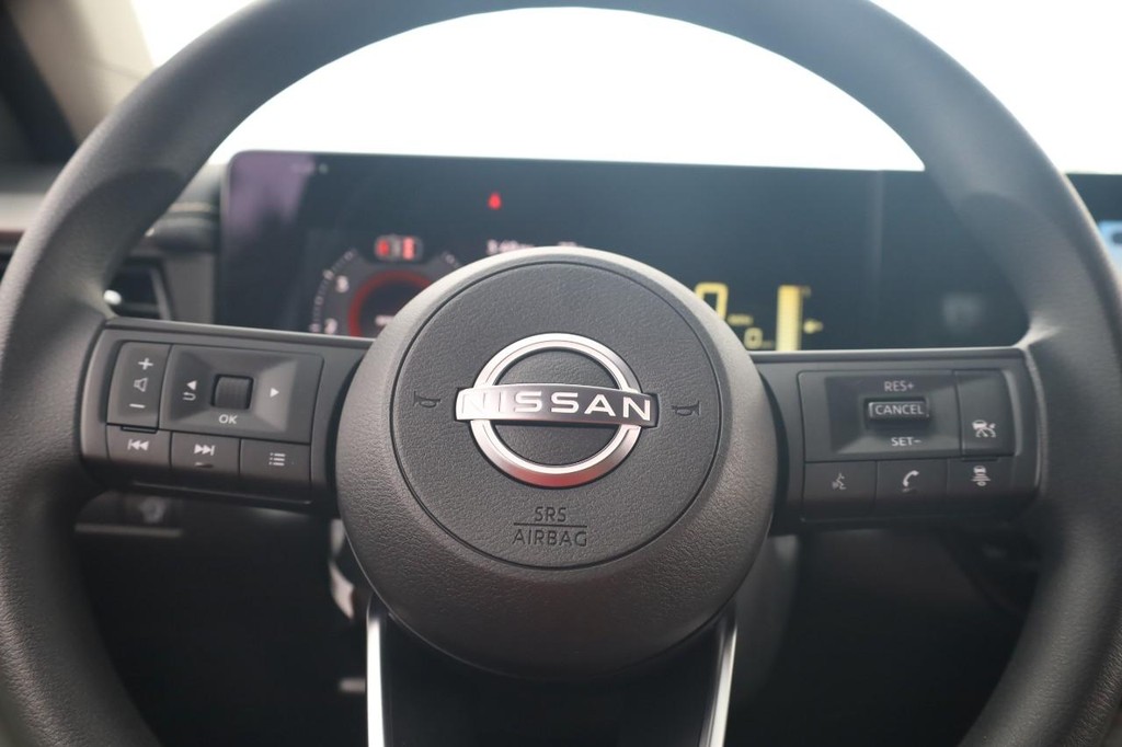 Nissan Kicks Vehicle Image 09