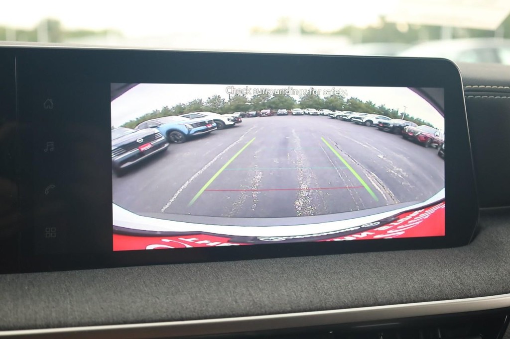 Nissan Kicks Vehicle Image 12