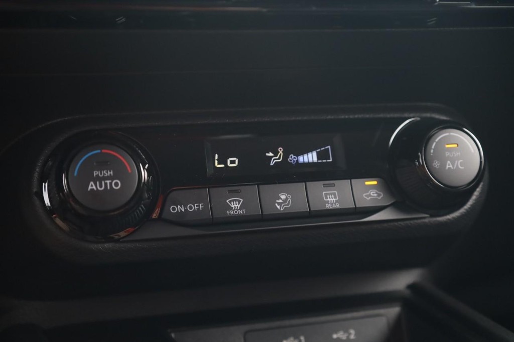 Nissan Kicks Vehicle Image 14