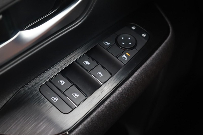 Nissan Kicks Vehicle Image 18