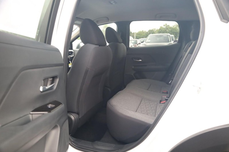 Nissan Kicks Vehicle Image 21