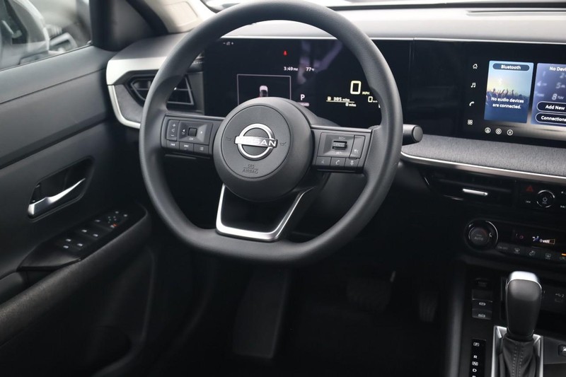 Nissan Kicks Vehicle Image 23