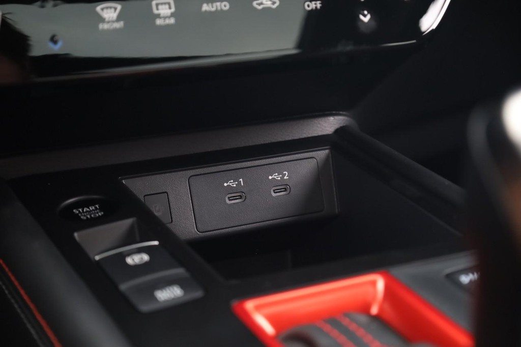 Nissan Kicks Vehicle Image 17