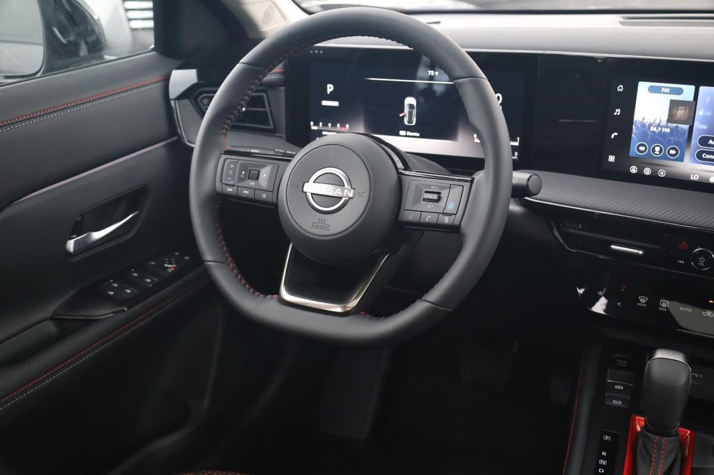 Nissan Kicks Vehicle Image 25