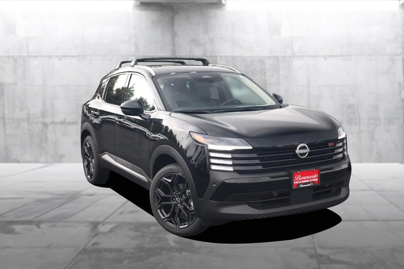 Nissan Kicks Vehicle Image 02