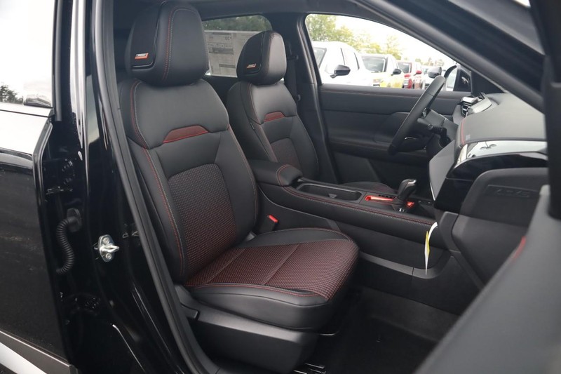 Nissan Kicks Vehicle Image 26