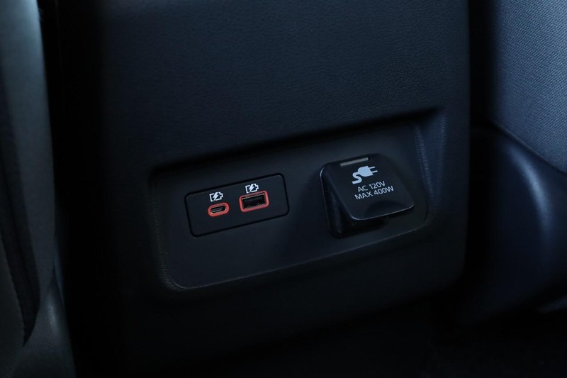 Nissan Frontier Vehicle Full-screen Gallery Image 22