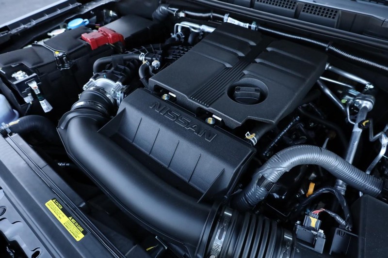 Nissan Frontier Vehicle Full-screen Gallery Image 26