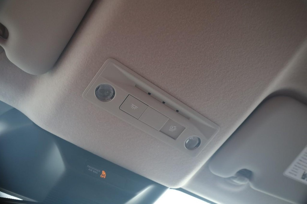 Nissan Kicks Vehicle Image 17