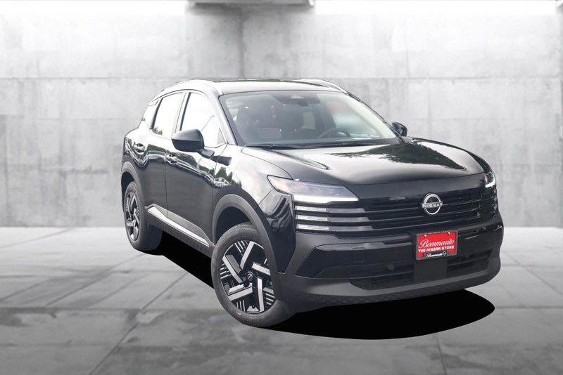 Nissan Kicks Vehicle Full-screen Gallery Image 2