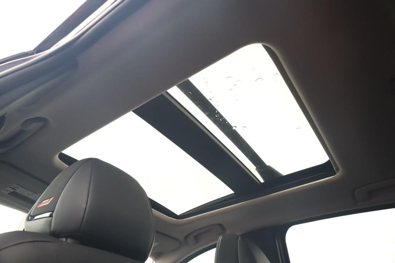 Nissan Kicks Vehicle Full-screen Gallery Image 8