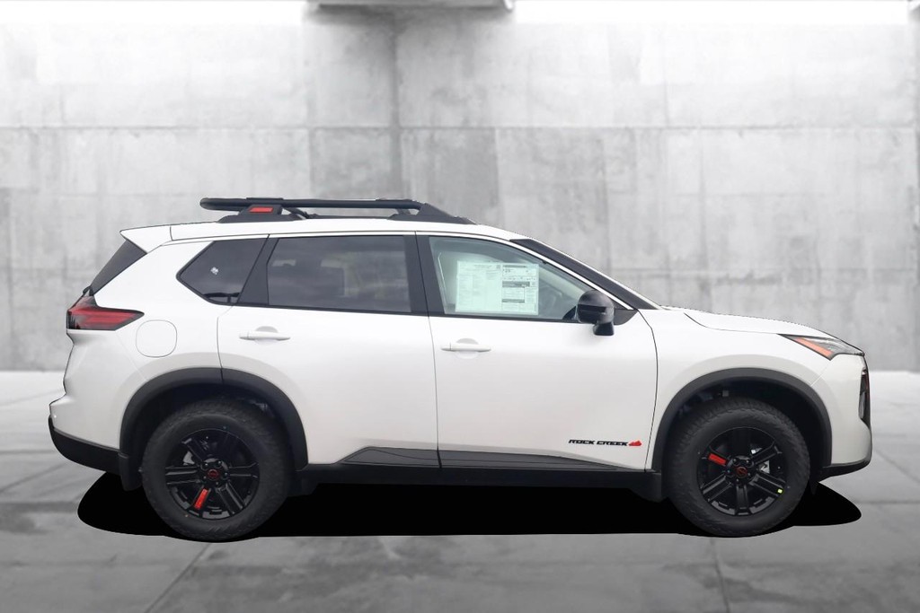 Nissan Rogue Vehicle Image 05