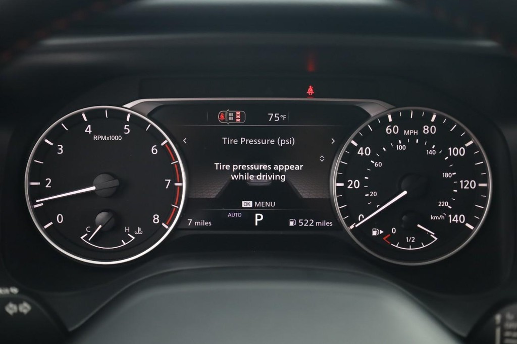 Nissan Rogue Vehicle Image 10