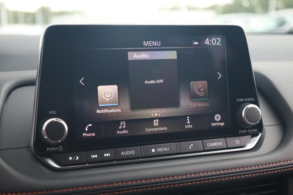 Nissan Rogue Vehicle Image 11