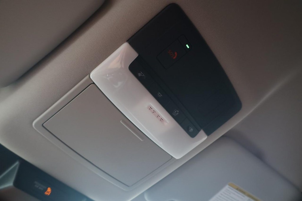 Nissan Rogue Vehicle Image 16