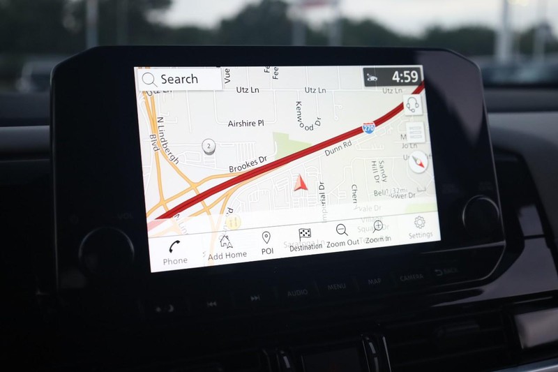 Nissan Pathfinder Vehicle Full-screen Gallery Image 14