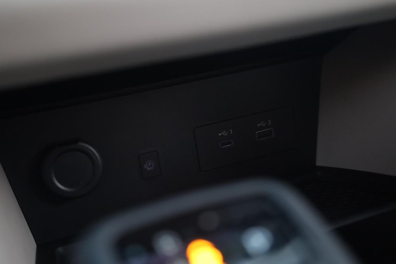 Nissan Pathfinder Vehicle Full-screen Gallery Image 17