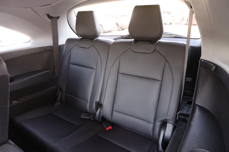 Acura MDX Vehicle Image 12