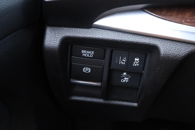 Acura MDX Vehicle Image 22