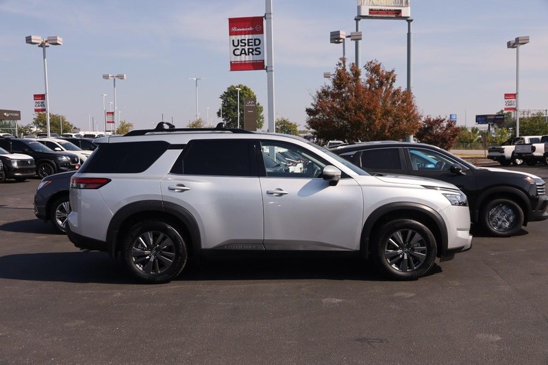 Nissan Pathfinder Vehicle Image 05