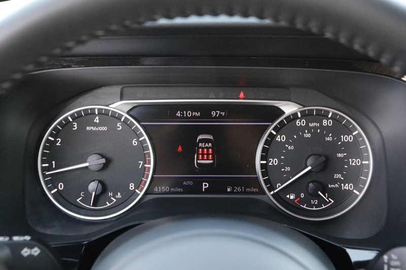 Nissan Pathfinder Vehicle Image 14