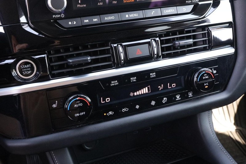 Nissan Pathfinder Vehicle Image 18