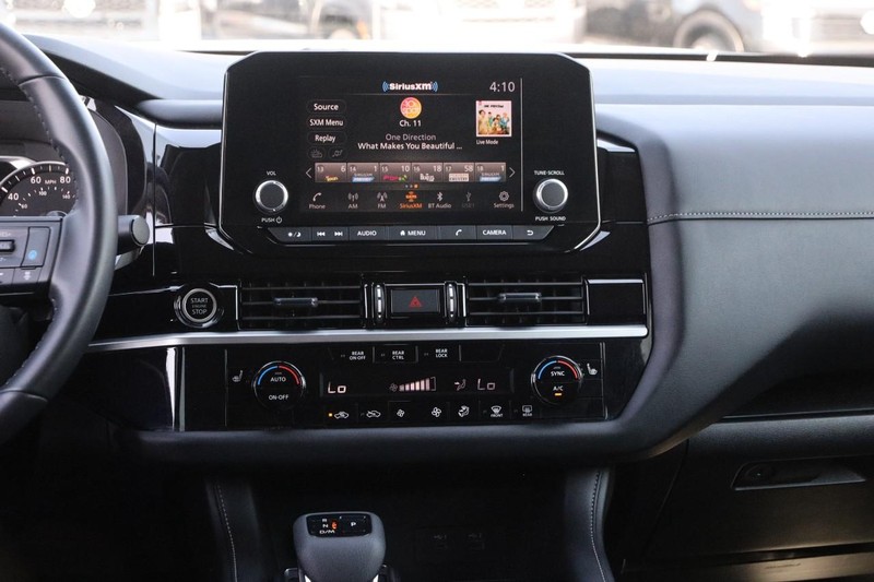Nissan Pathfinder Vehicle Image 24