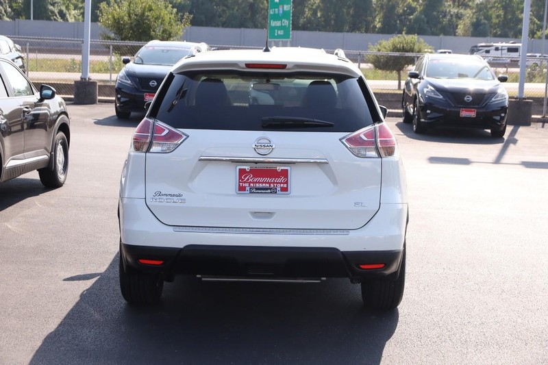 Nissan Rogue Vehicle Image 06