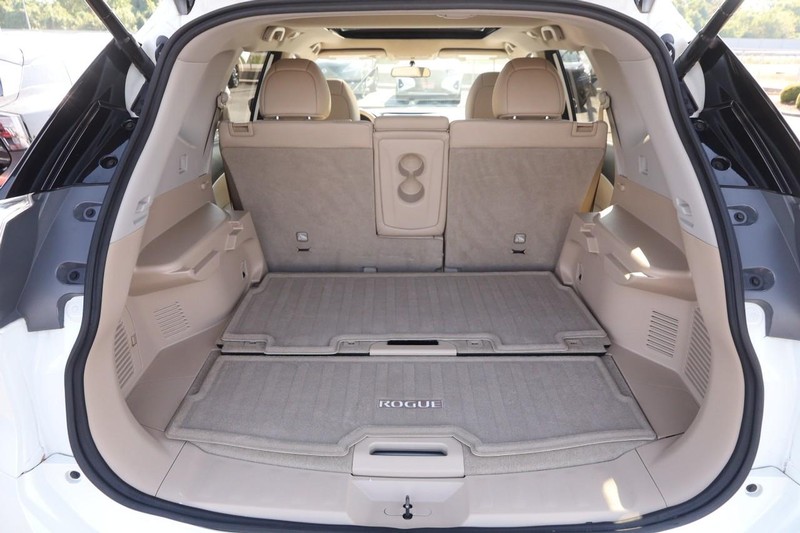 Nissan Rogue Vehicle Image 07