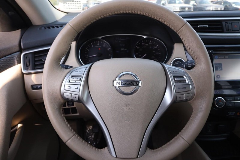 Nissan Rogue Vehicle Image 12