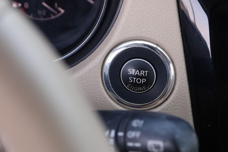 Nissan Rogue Vehicle Image 16